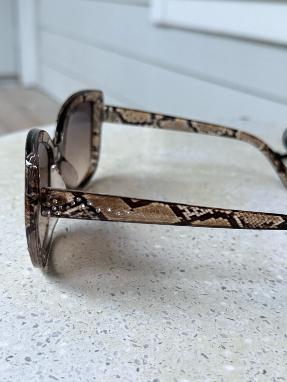 Guess Women's Cat-Eye Sunglasses in Brown Snake-Print GF0383-45F - Picture 4 of 12